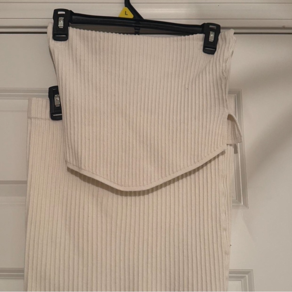 Elegant Cream Ribbed Skirt